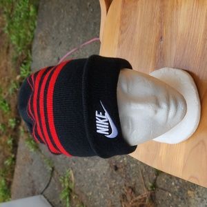 Nike Boy's beanie Color Black/Red Size Os